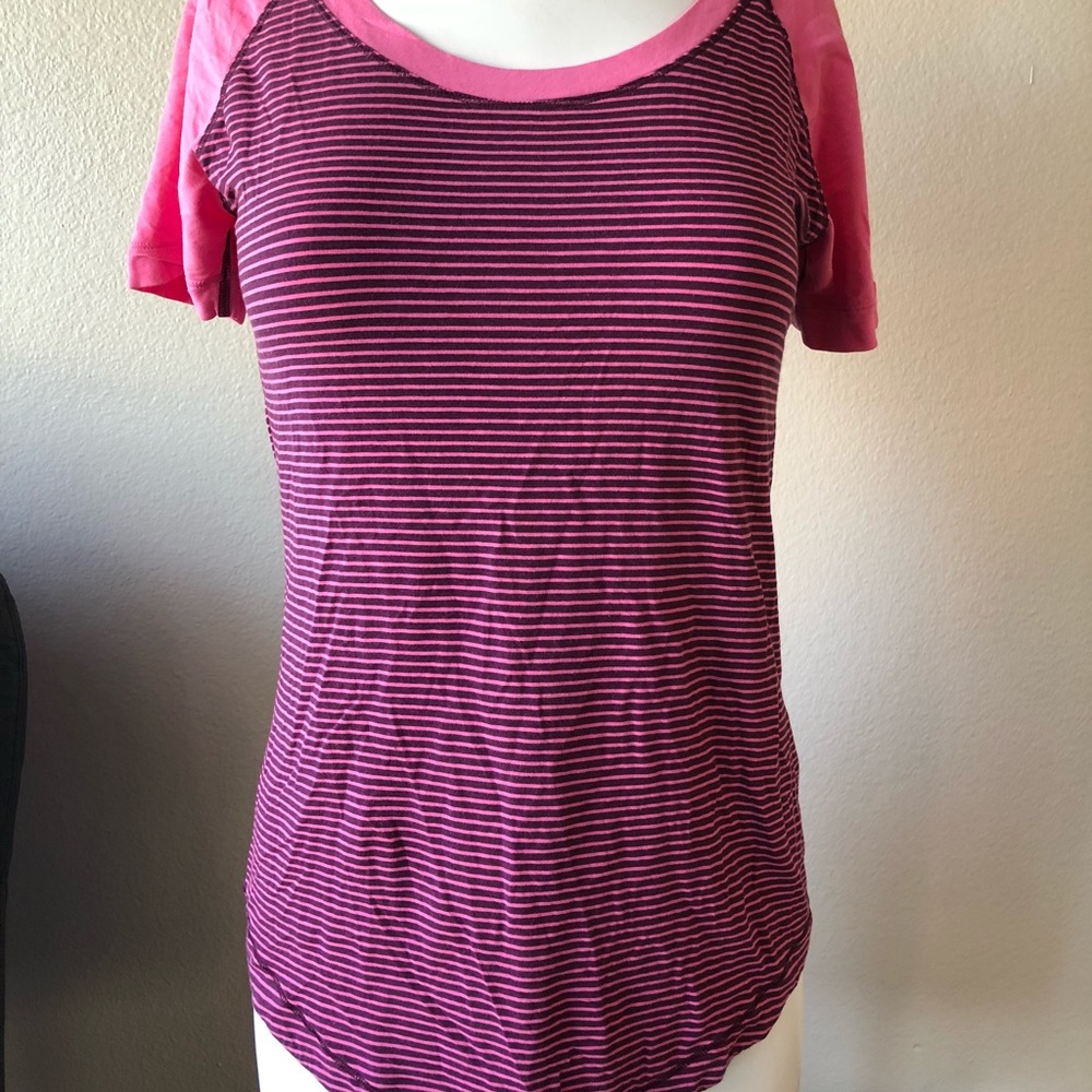 LULULEMON WOMEN’S PINK & PURPLE TOP SIZE SMALL